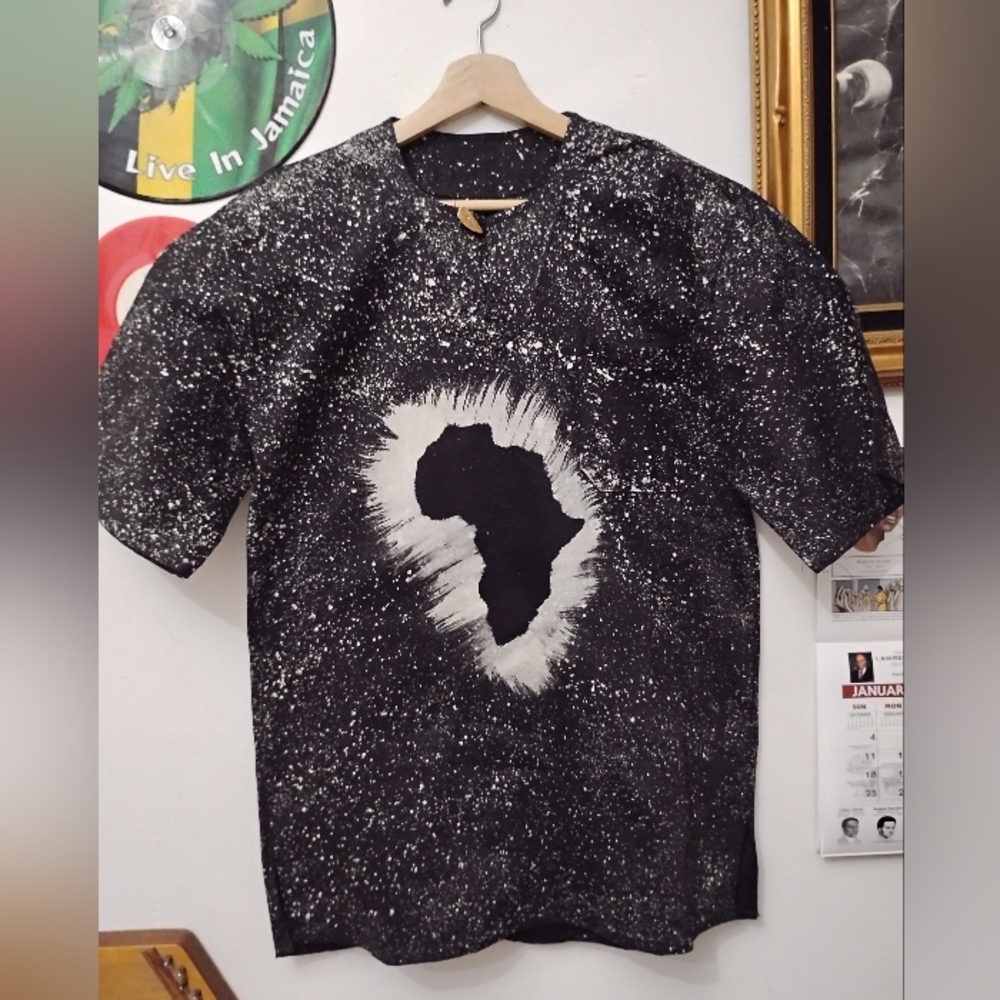 Black and White Graphic Men's Tee
